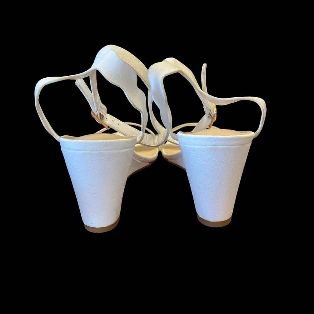 Journee Collection White Scalloped Wedge Sandals